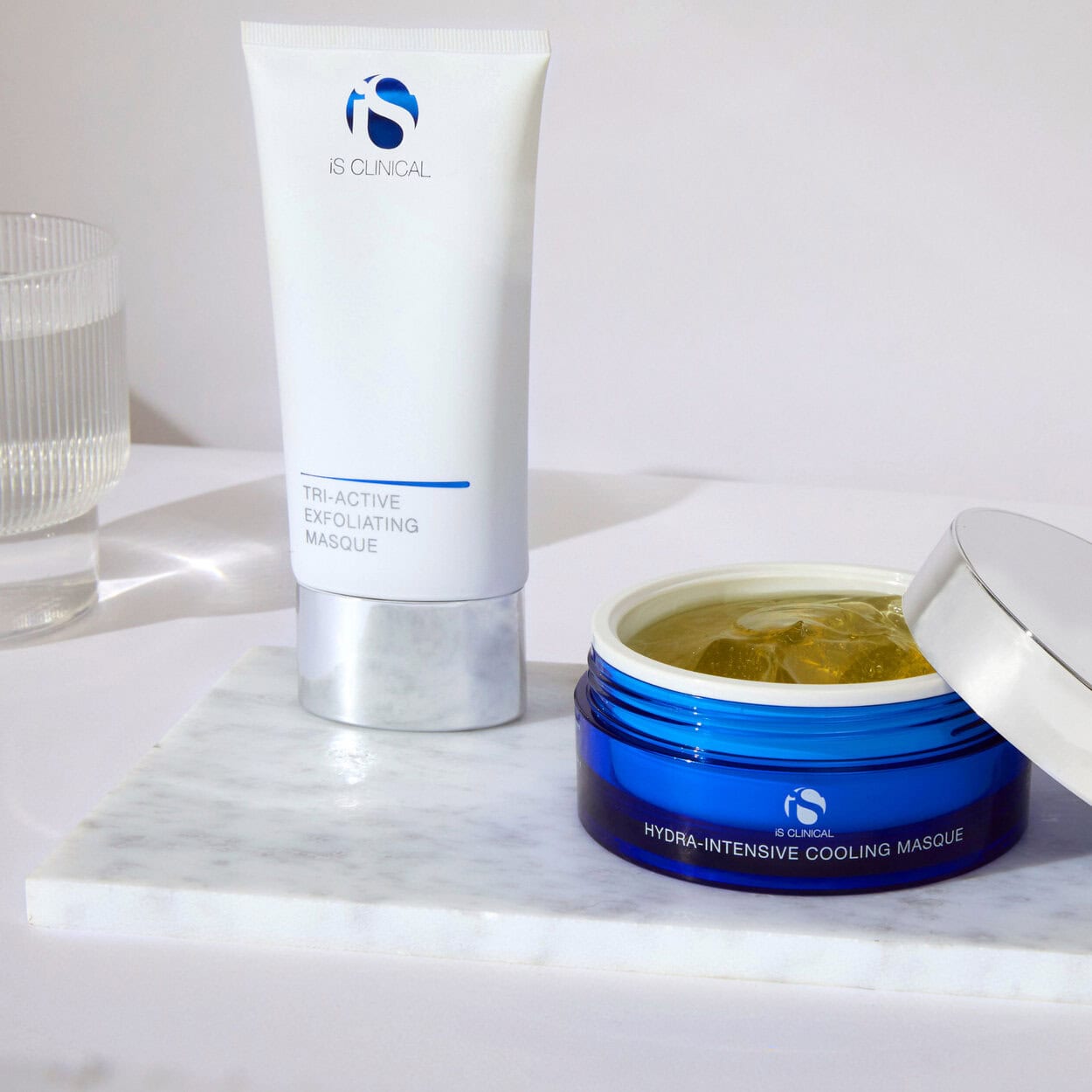 iS Clinical Smooth & Soothe Clinical Facial